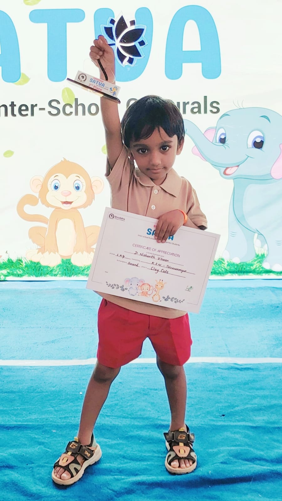 KG students winning awards at Shraddha Little Champs Interschool competition (5)